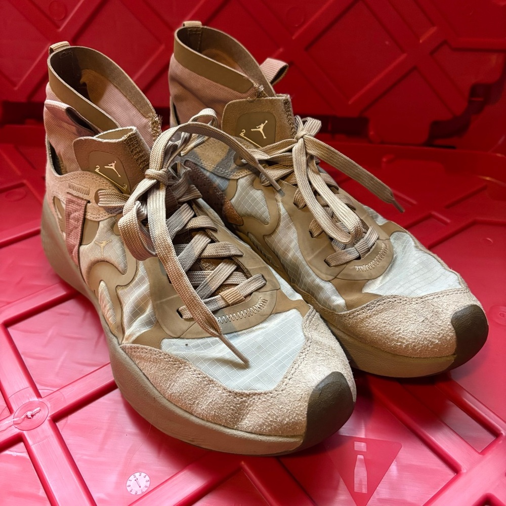 Size 7 Air Jordan Delta 3 Mid Khaki